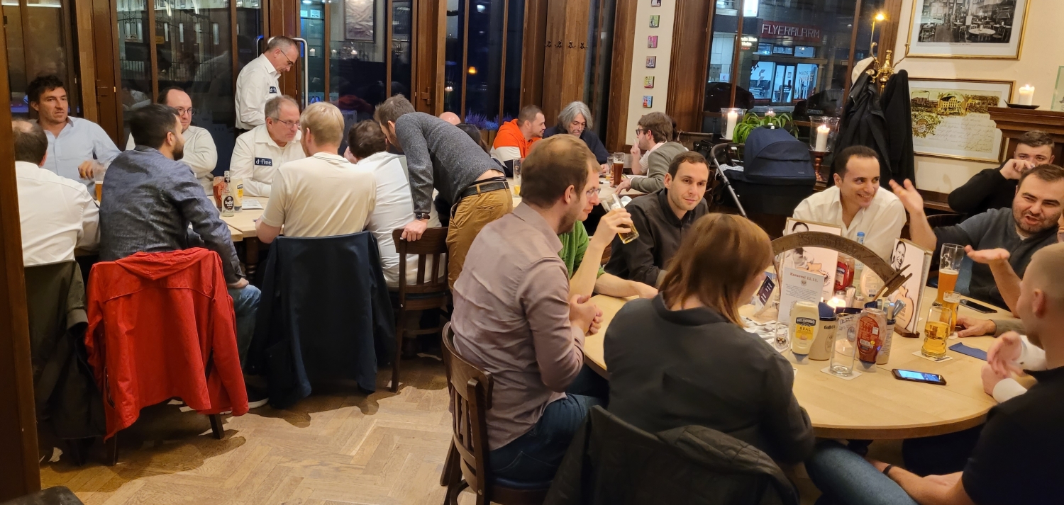 Gemeinsames Abendessen der Teams vom Schachclub Viernheim und d-fine. | Foto: SC Viernheim